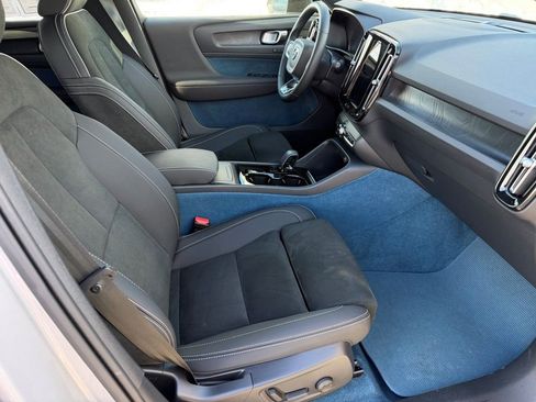 Certified 2023 Volvo XC40 Recharge Ultimate image 13