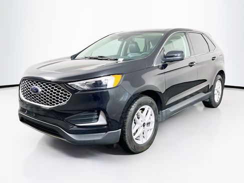 Used 2024 Ford Edge SEL image 3