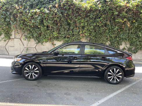 Used 2023 Honda Civic EX-L image 1
