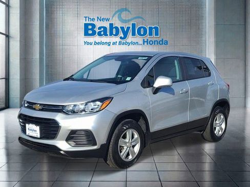 Used 2022 Chevrolet Trax LS w/ Tint and Cruise Package image 1