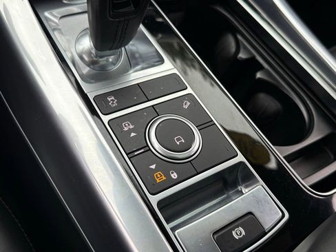 Used 2022 Land Rover Range Rover Sport HSE Silver Edition image 52