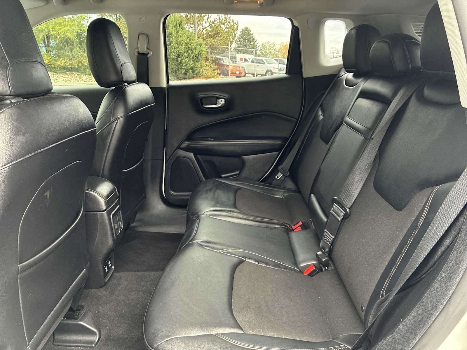 Used 2017 Jeep Compass Latitude w/ Popular Equipment Group FWD image 23