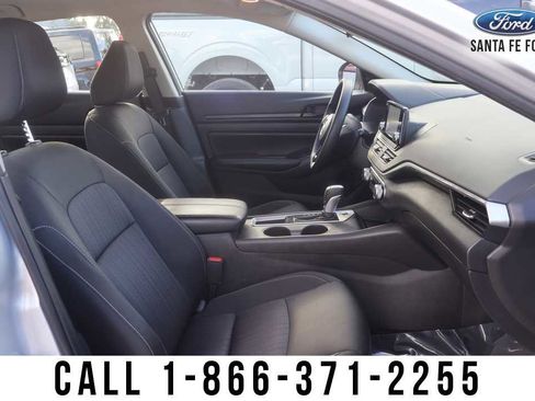 Used 2024 Nissan Altima 2.5 S FWD image 24