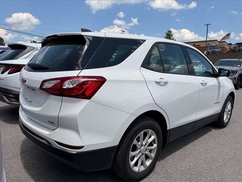 Used 2018 Chevrolet Equinox LS AWD/4WD image 18
