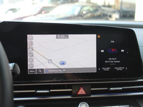 Used 2024 Hyundai Elantra SEL w/ Convenience Package image 19