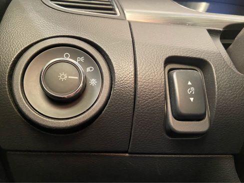 Used 2018 Ford Taurus SEL w/ Equipment Group 201A image 35