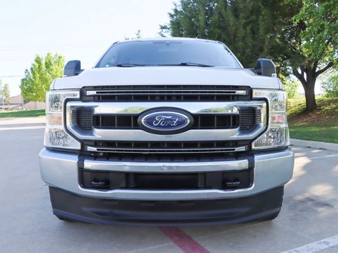 Used 2020 Ford F250 XLT image 2