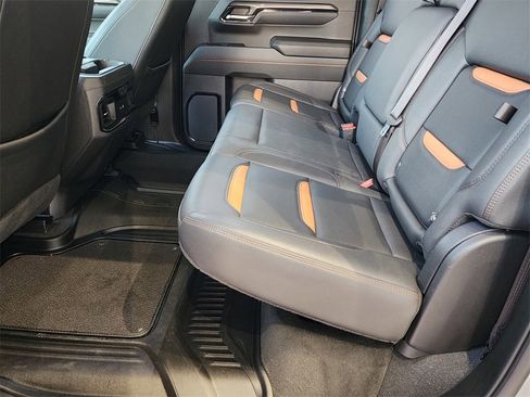 Used 2023 GMC Sierra 1500 AT4 image 14