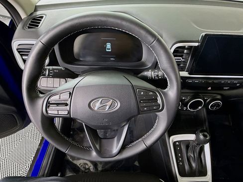 Certified 2023 Hyundai Venue Limited w/ Cargo Package image 21