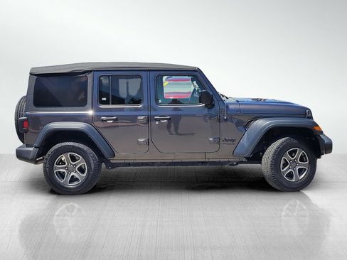 Used 2022 Jeep Wrangler Unlimited Sport AWD/4WD image 3