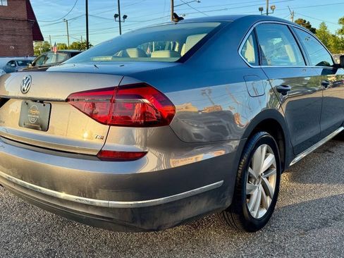 Used 2018 Volkswagen Passat 2.0T SE FWD image 5