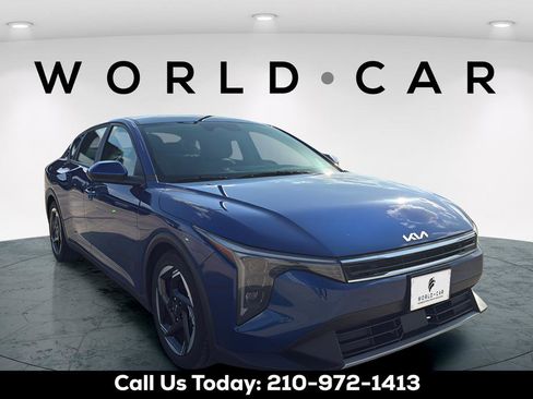 Used 2025 Kia K4 EX FWD image 2