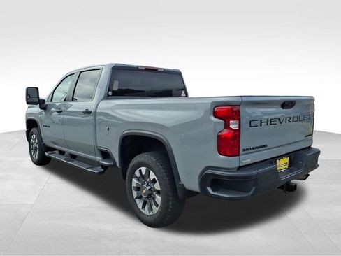Used 2024 Chevrolet Silverado 2500 Custom w/ Custom Value Package AWD/4WD image 9
