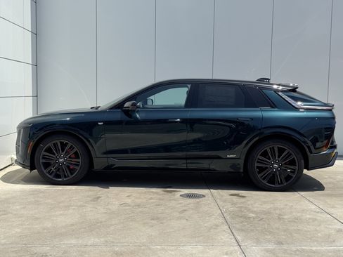 New 2026 Cadillac Lyriq V image 5