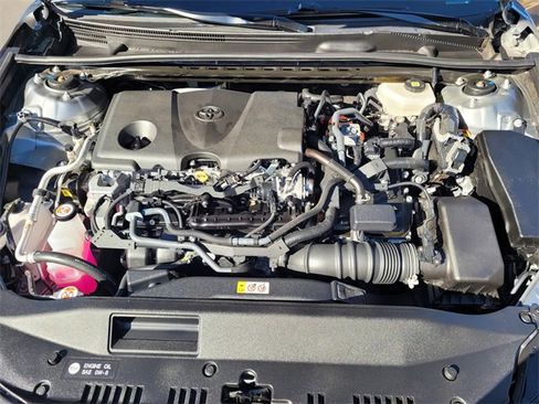 Used 2025 Toyota Camry SE image 30