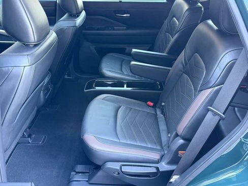 Used 2022 Nissan Pathfinder Platinum w/ Cargo Package AWD/4WD image 18