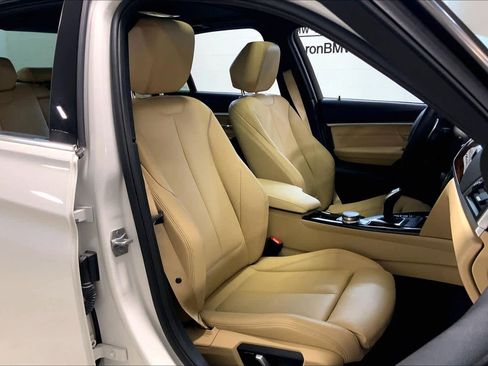 Used 2017 BMW 330i xDrive Sedan image 8