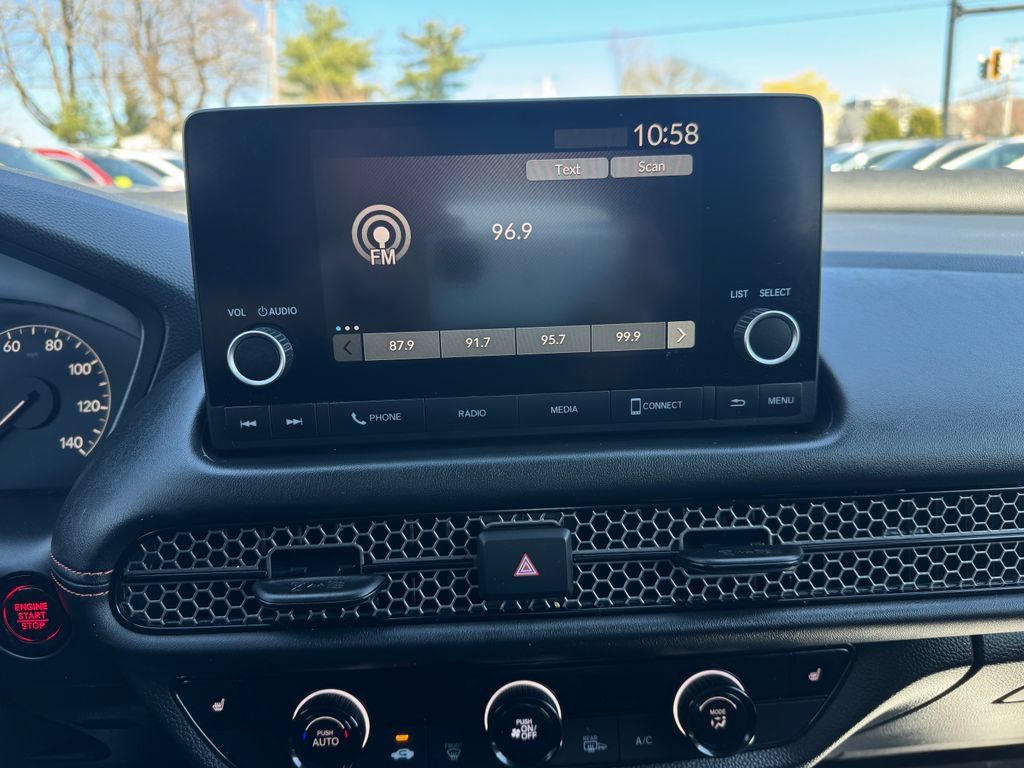 Used 2025 Honda HR-V Sport image 6