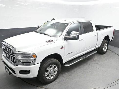 Used 2024 RAM 2500 Laramie AWD/4WD image 11