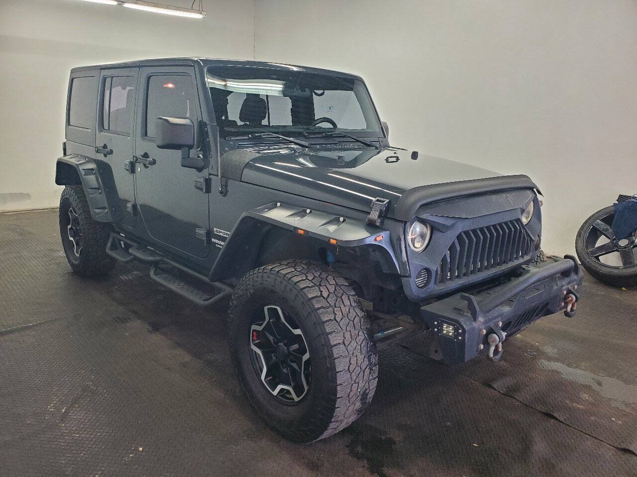 Used 2017 Jeep Wrangler Unlimited Sport w/ Connectivity Group AWD/4WD image 3