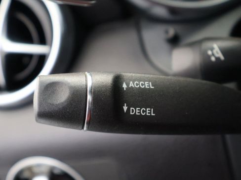 Used 2018 Mercedes-Benz SLC 43 AMG image 17