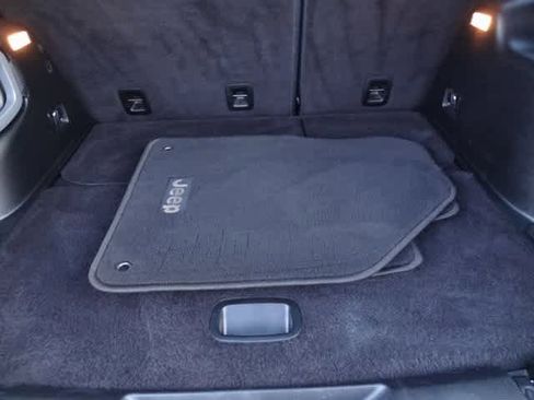 Used 2017 Jeep Cherokee Sport image 18