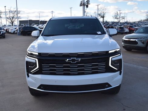 New 2026 Chevrolet Suburban High Country image 2