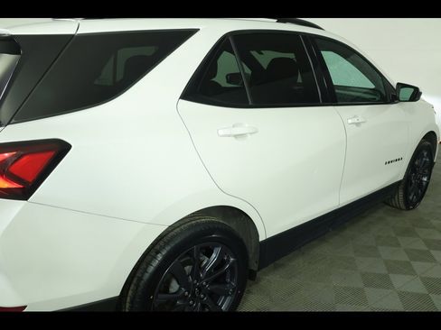 Used 2022 Chevrolet Equinox RS image 16