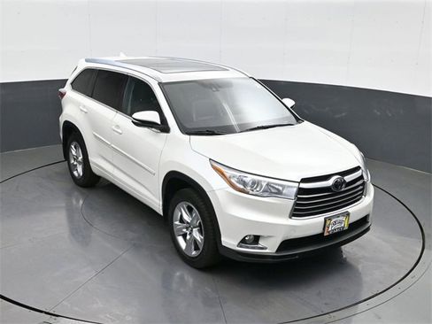 Used 2016 Toyota Highlander Limited Platinum image 16