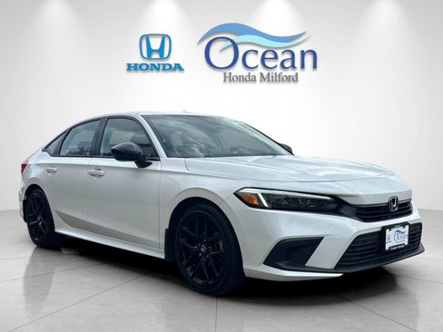 Used 2023 Honda Civic Sport image 1