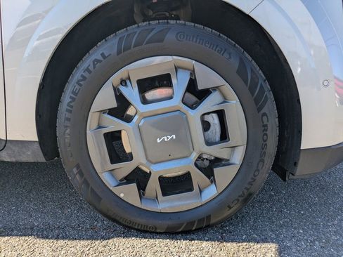 Used 2025 Kia Carnival SX image 11