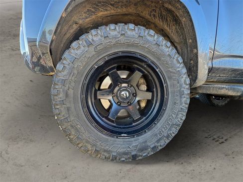 Used 2022 Toyota 4Runner SR5 Premium image 9