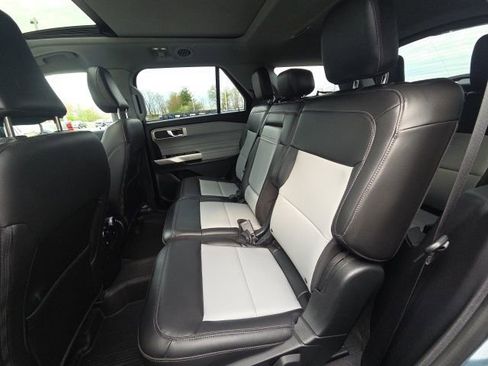 Used 2022 Ford Explorer XLT w/ Equipment Group 202A image 20
