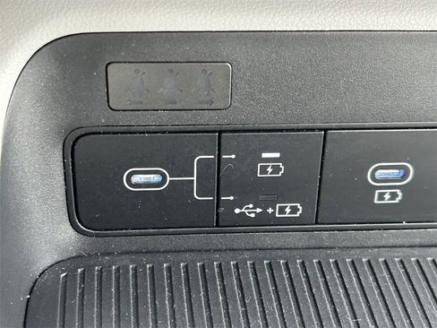 Used 2025 Hyundai Kona SEL image 27