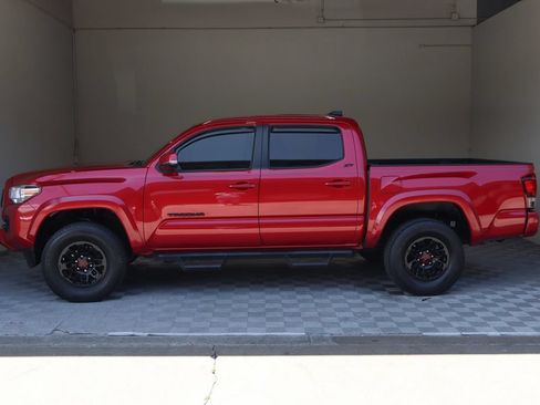 Used 2023 Toyota Tacoma SR5 w/ Technology Package AWD/4WD image 5