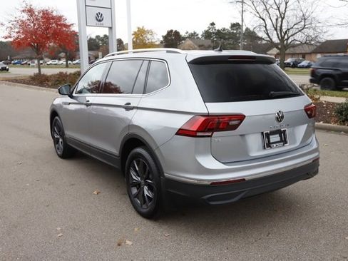 Used 2022 Volkswagen Tiguan SE image 8