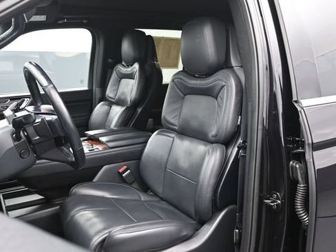 Used 2023 Lincoln Navigator Reserve RWD image 5