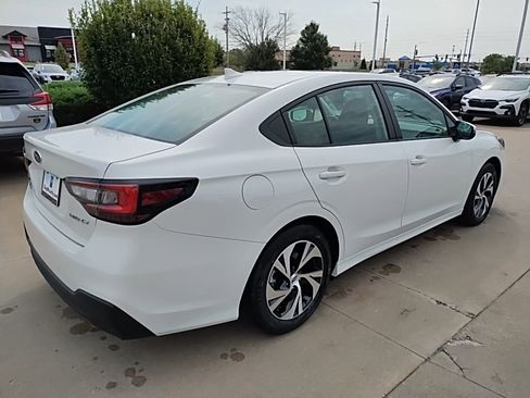 Used 2025 Subaru Legacy Premium AWD/4WD image 8