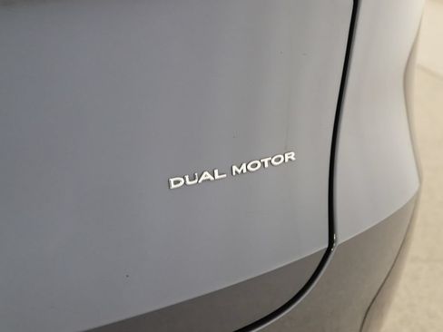 Used 2023 Tesla Model Y Long Range AWD/4WD image 32