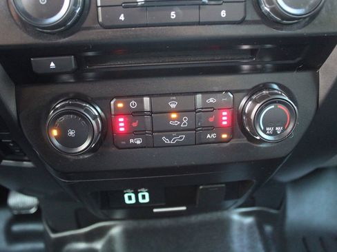 Used 2018 Ford F150 XLT w/ Equipment Group 302A Luxury image 20