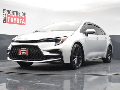 Used 2025 Toyota Corolla XSE FWD image 32