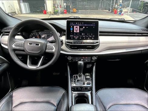 Used 2025 Jeep Compass Limited AWD/4WD image 7