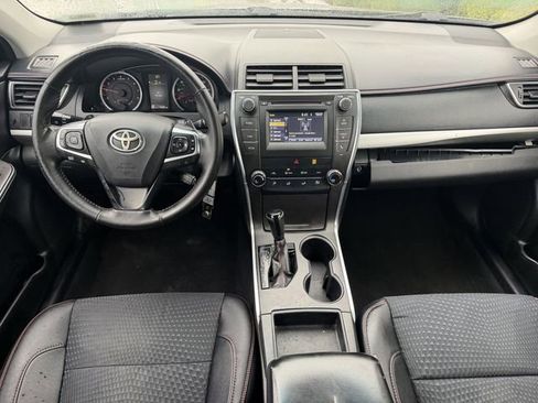 Used 2015 Toyota Camry SE FWD image 9