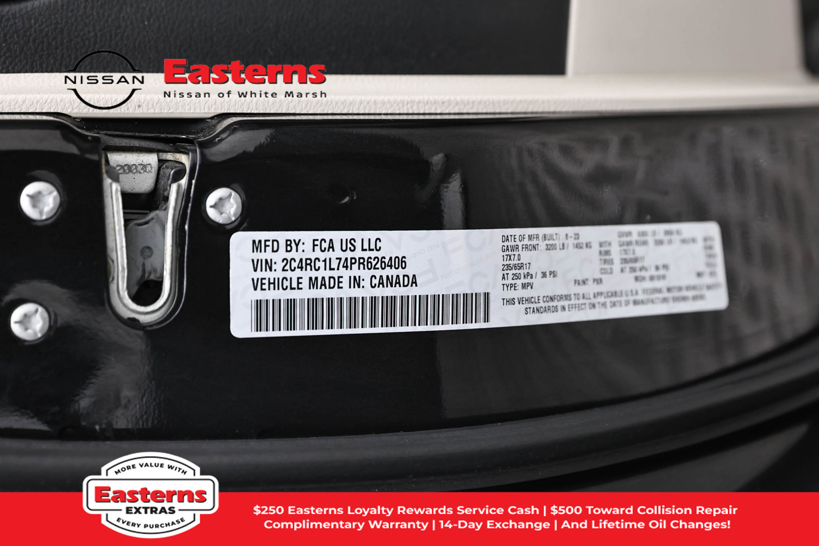 Used 2023 Chrysler Pacifica Touring-L FWD image 36