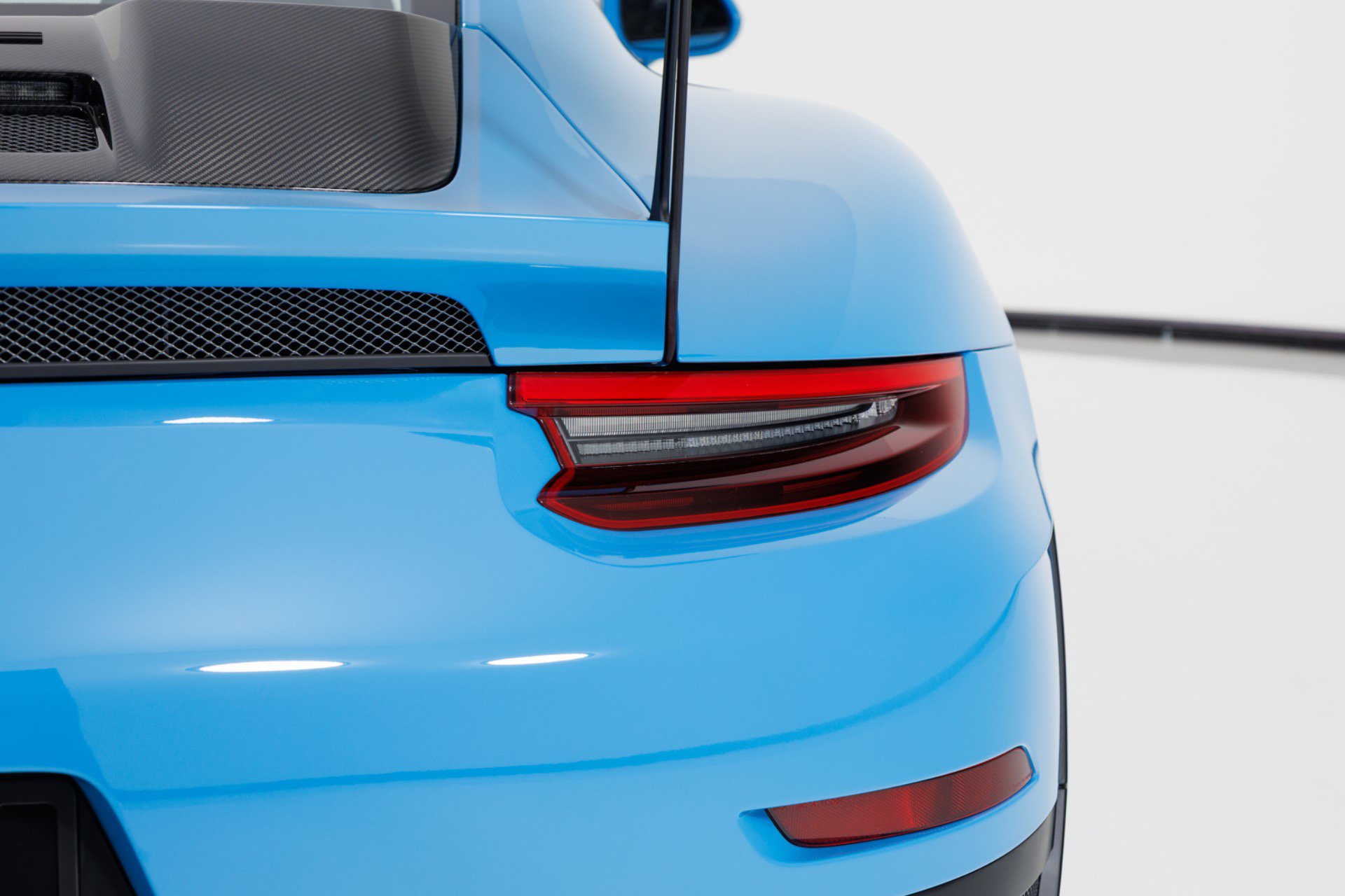 Used 2019 Porsche 911 GT2 RS RWD image 81