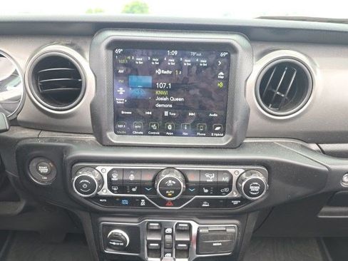 Used 2023 Jeep Wrangler Unlimited w/ Sun & Screen Package AWD/4WD image 22