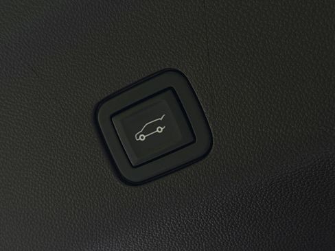 Used 2021 Cadillac Escalade Sport w/ Driver Assist Tech Package image 6