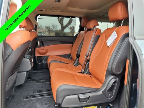 New 2026 Kia Carnival SX image 2