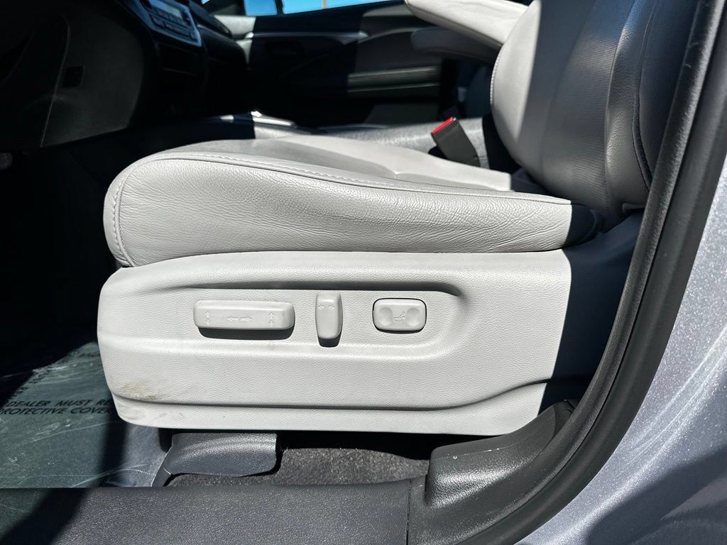Used 2023 Honda Passport EX-L image 25