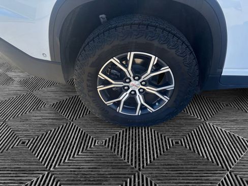 Used 2025 GMC Acadia AT4 w/ Super Cruise Package image 17